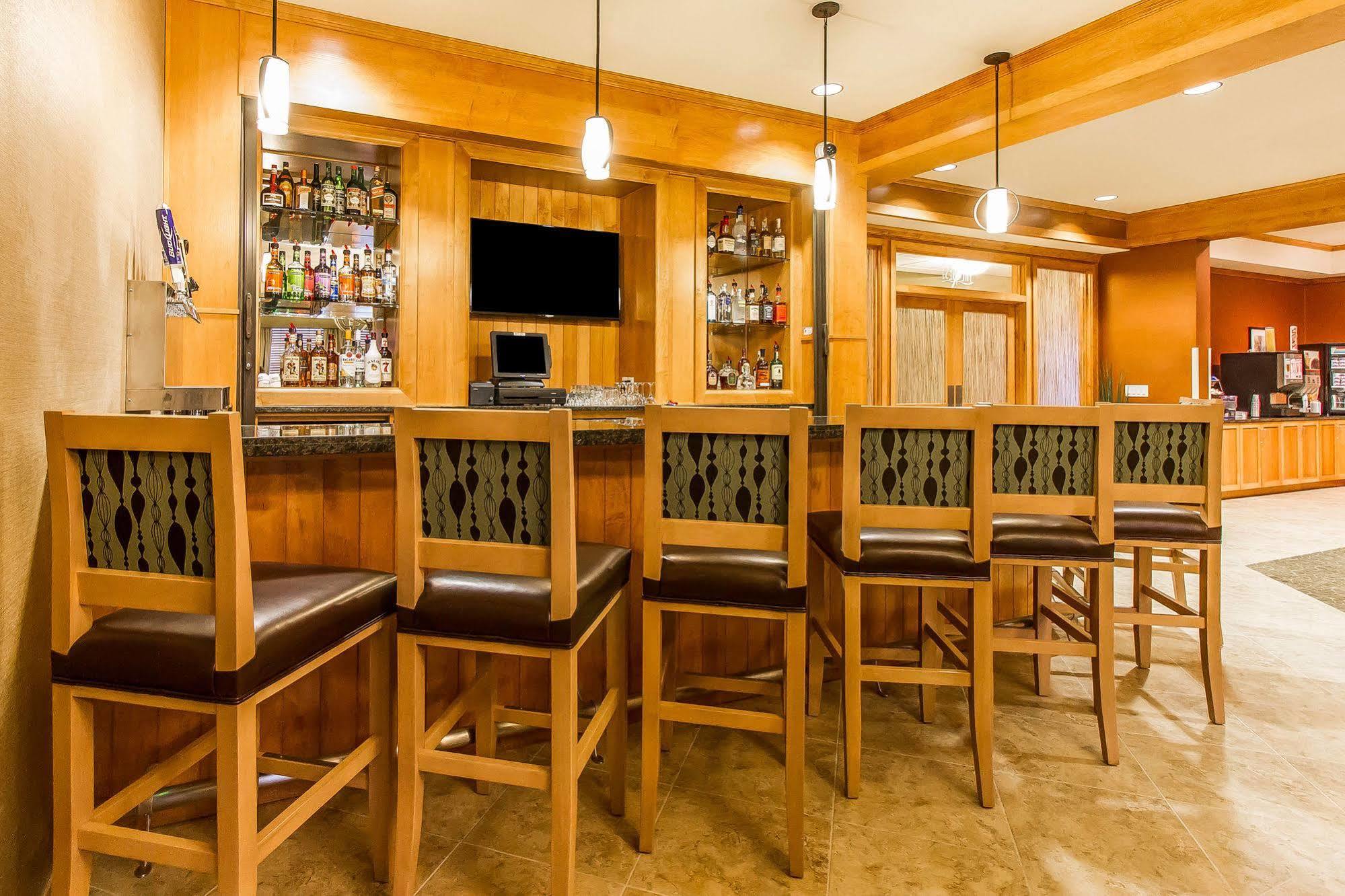 Mainstay Suites Stanley Kültér fotó